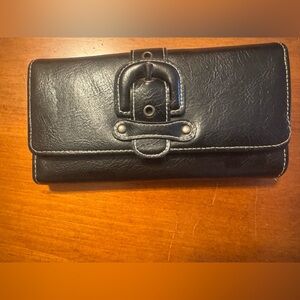 Black Leather Tri-Fold Buckle-Accent Wallet VGUC😊😊